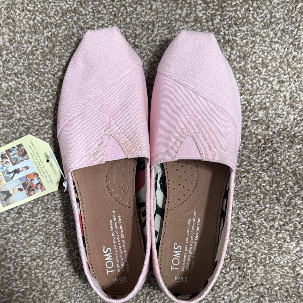 TOMS Women's Light Pink Canvas Flats